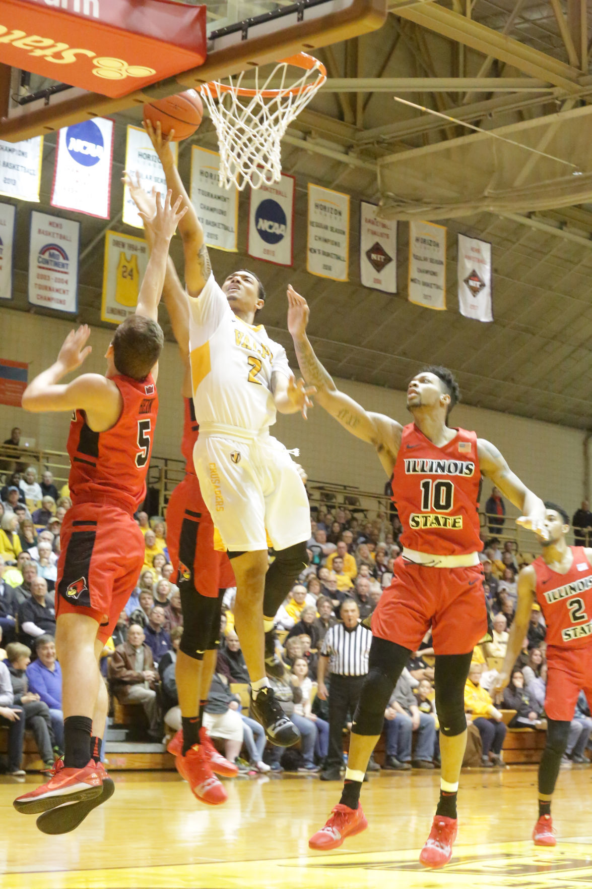 Valparaiso University beats Illinois State in men's basketball